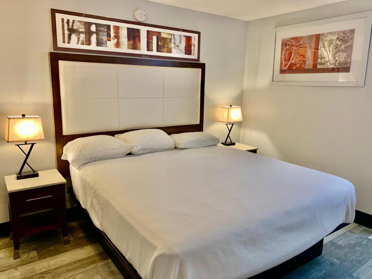 Rodeway Inn Midland Extérieur photo