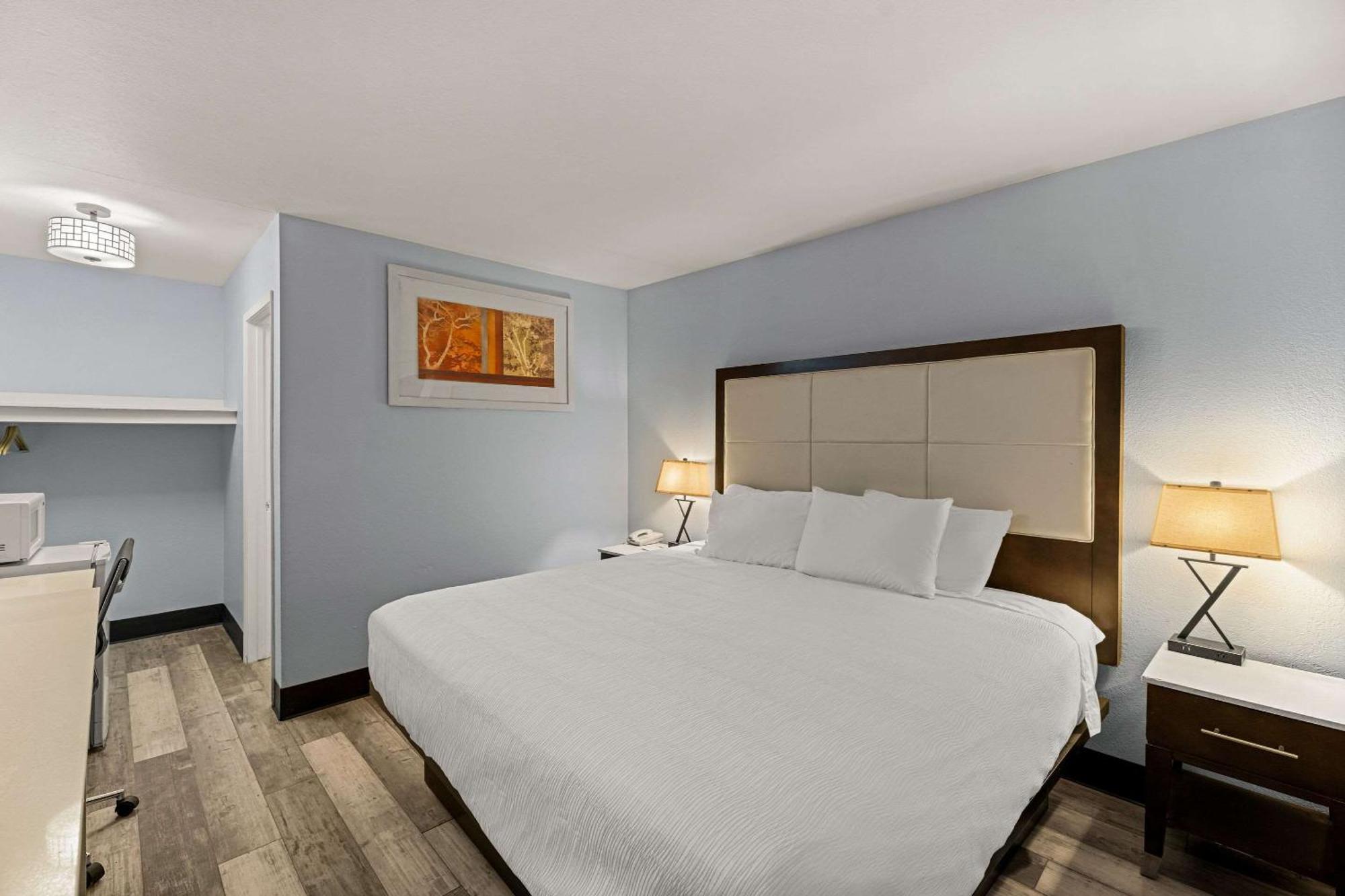 Rodeway Inn Midland Extérieur photo